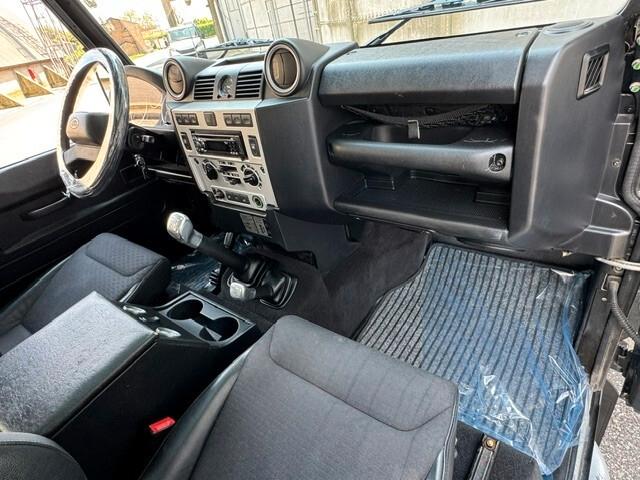 Land Rover Defender SVX 60 Anniversario