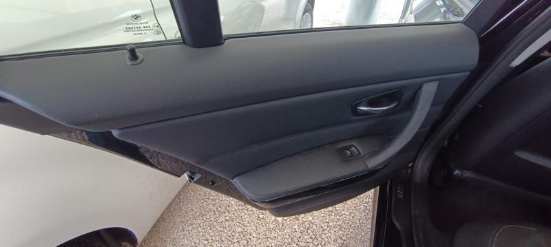 BMW Serie 3 x drive tds autom. Berlina 320