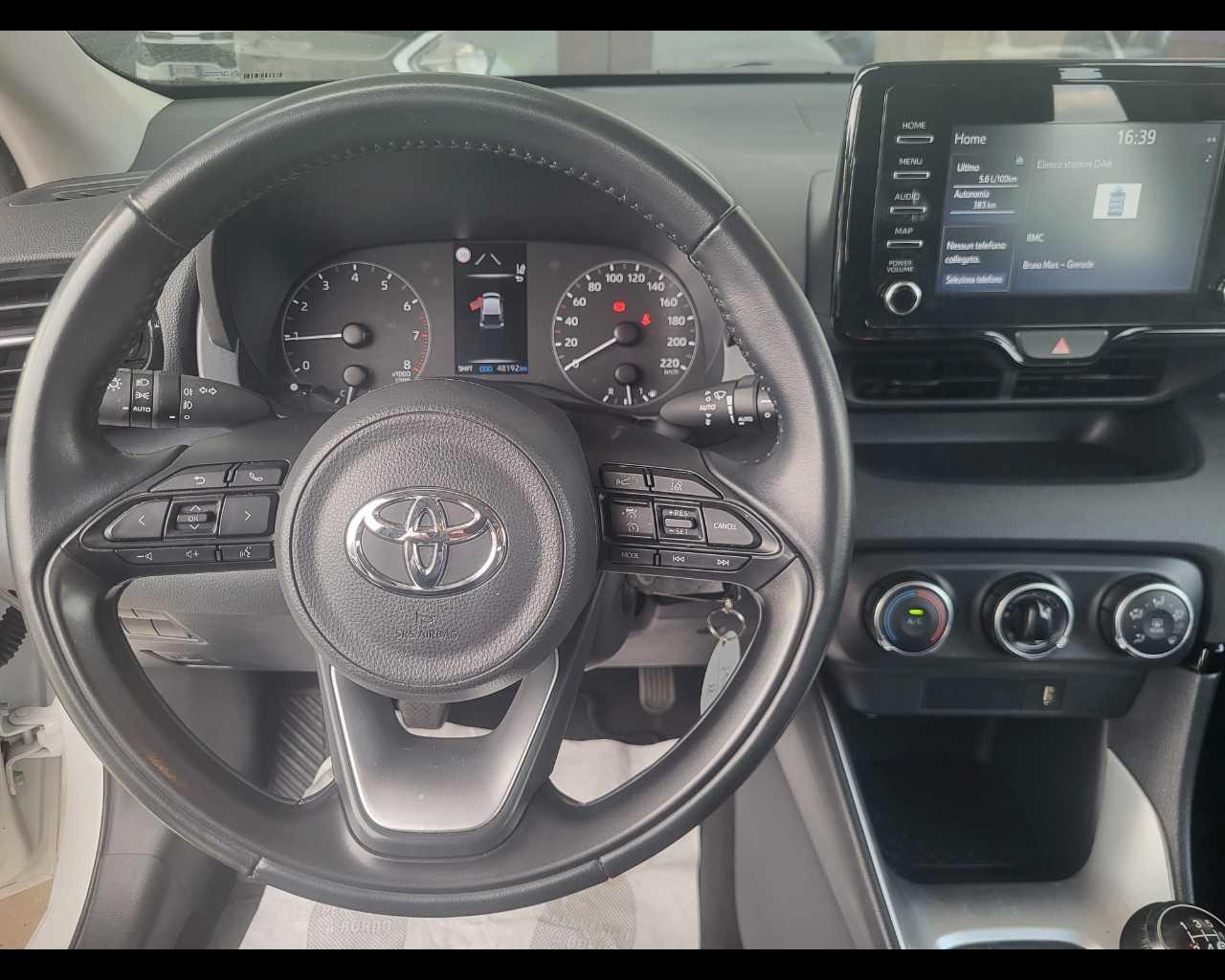 TOYOTA Yaris 1.0 Active