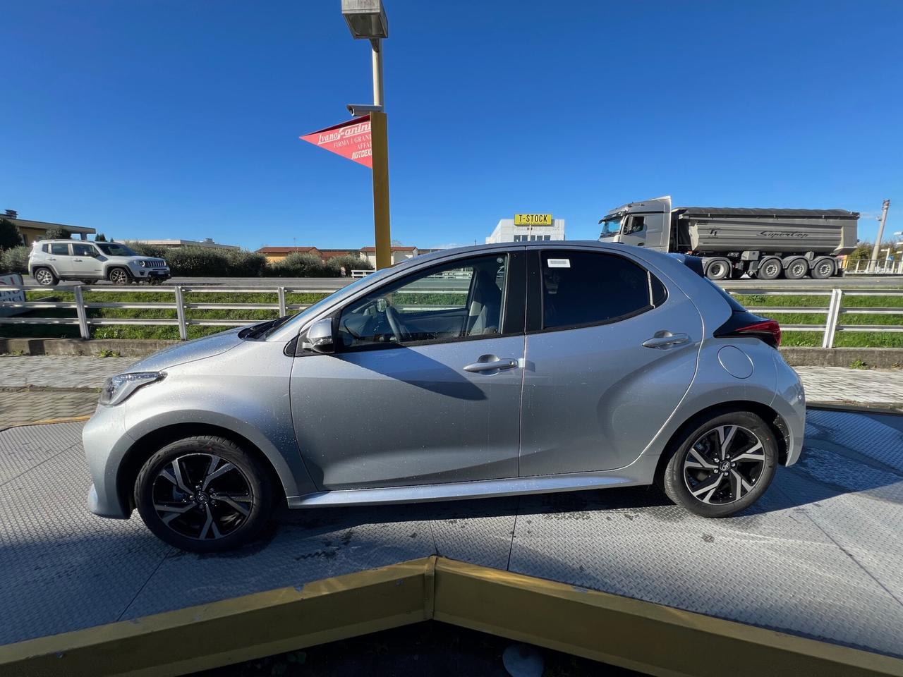 Toyota Yaris 1.5 Hybrid 5 porte Trend