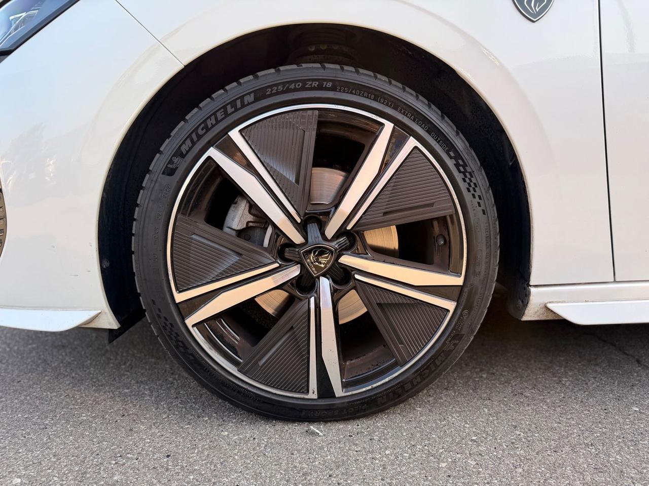 Peugeot 308 GT 1.5 Blue HDI 130 #11789