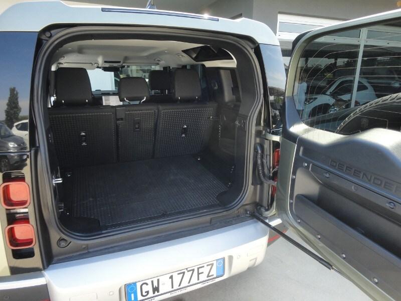 LAND ROVER Defender (2019) Defender 110 3.0D I6...