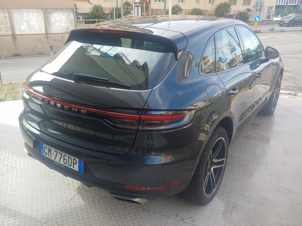 Porsche Macan 2.0 245 CV PDK GANCIO TRAINO