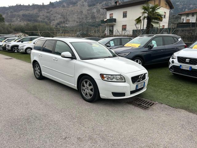 VOLVO V50 SUMMUM