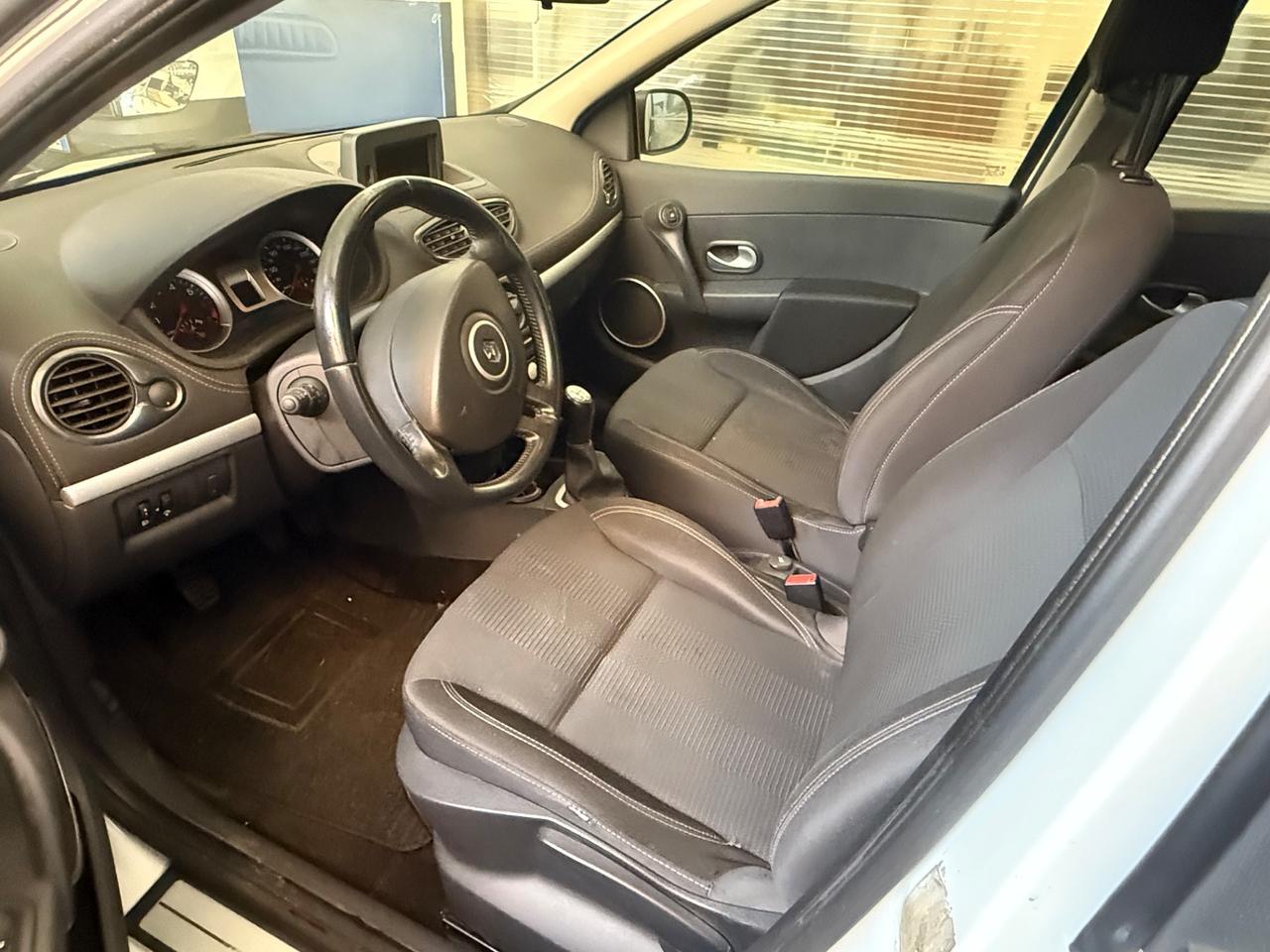 Renault Clio 1.2 16V SporTour Live!