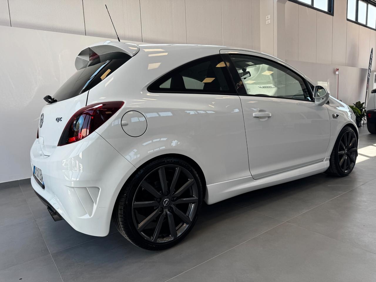 Opel Corsa 1.6 T 3 porte Nürburgring Edition OPC 250CV