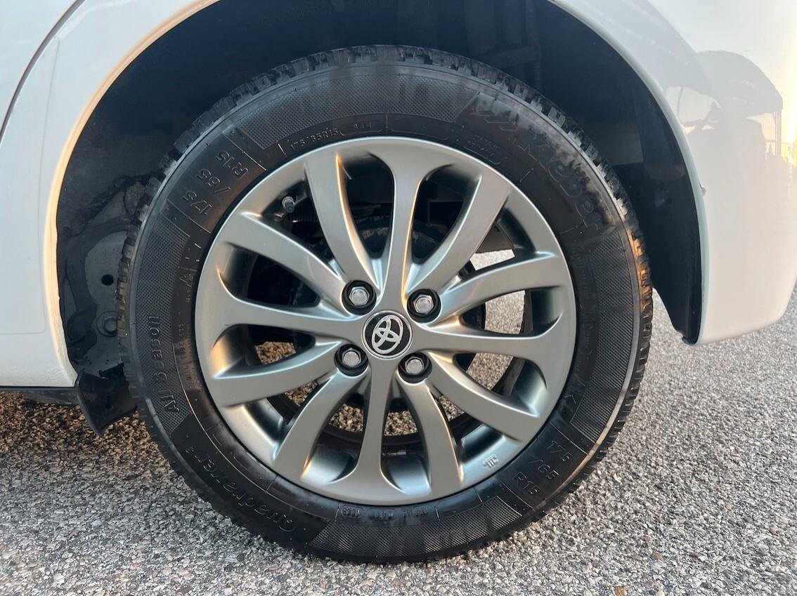 Toyota Yaris 5p 1.0 Cool - UNICO PROPRIETARIO - NEOPATENTATI