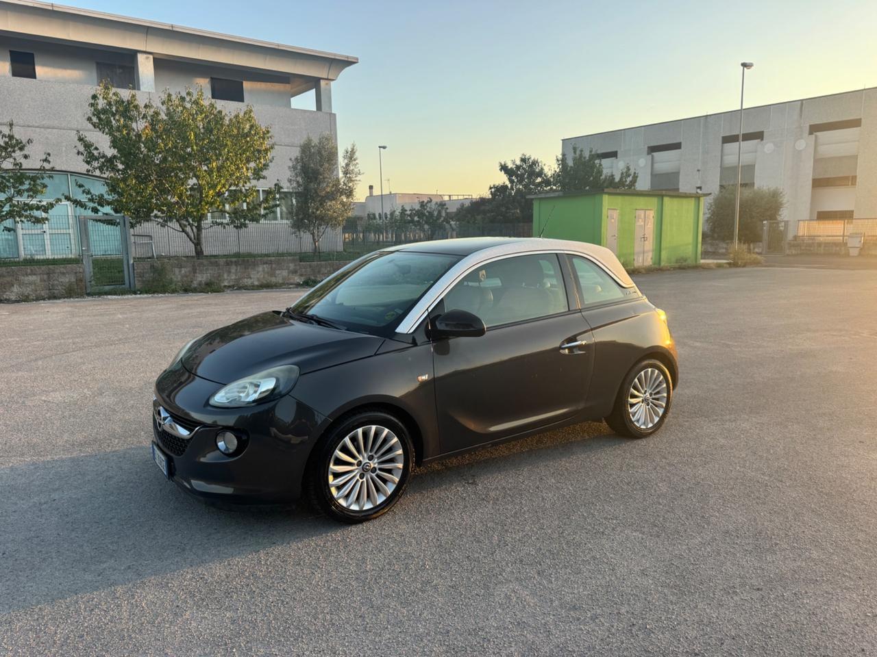 Opel Adam Rocks 1.2 70 CV tetto panoramico