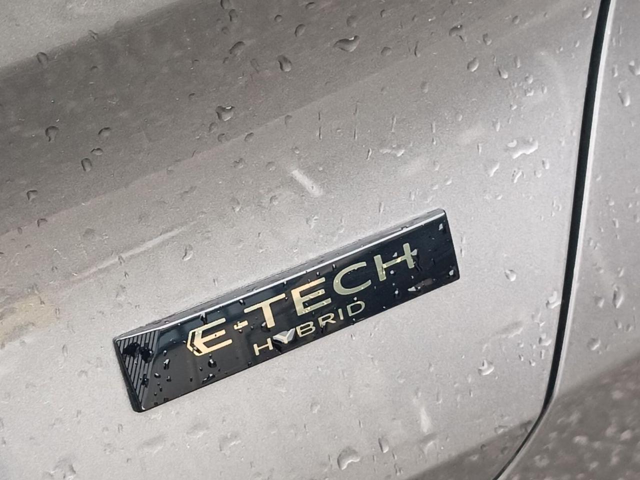 Renault Captur 1.6 E-Tech hybrid Techno Fast Track 145cv auto