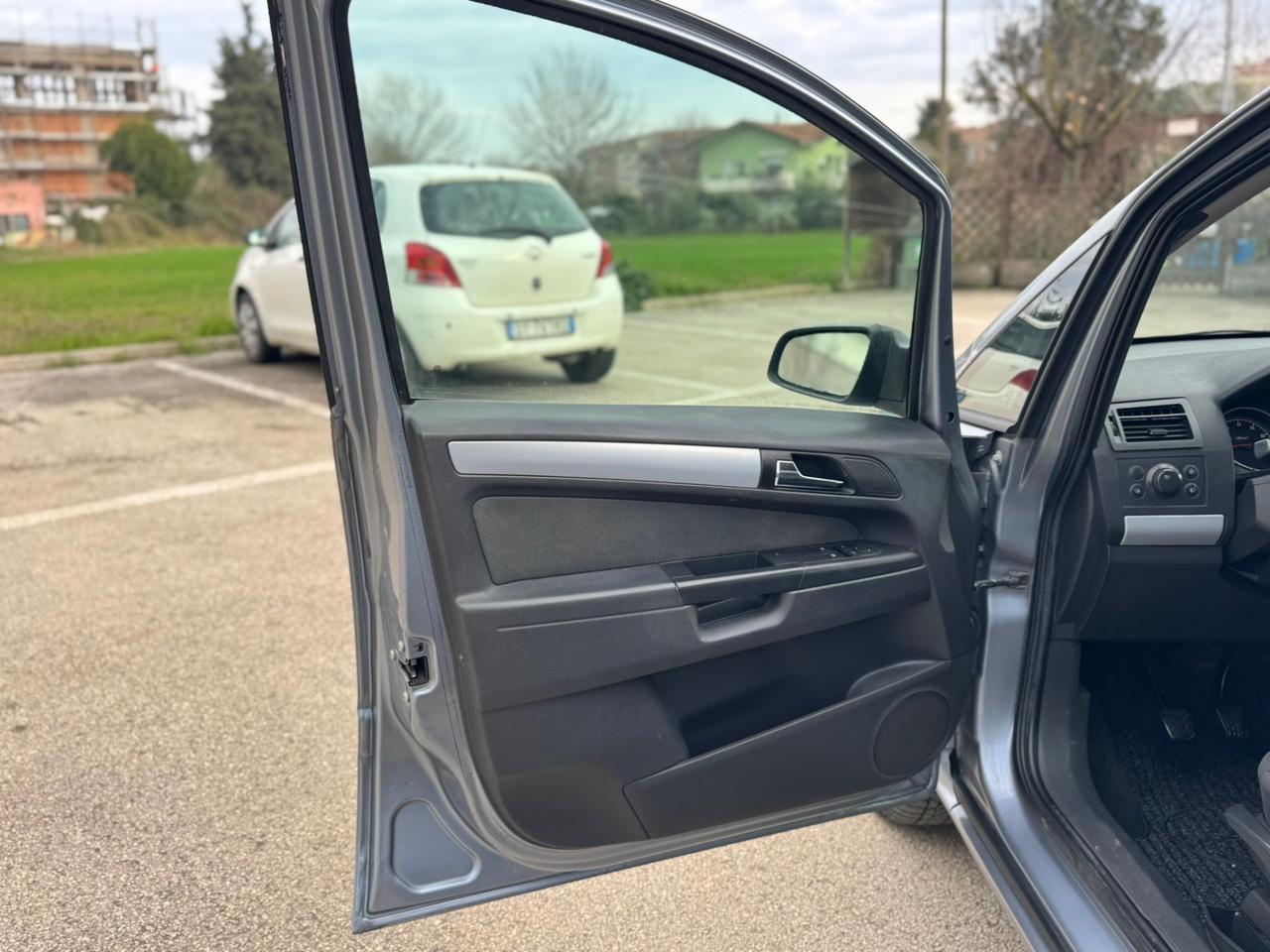 Opel Zafira 1.6 16V ecoM 94CV Cosmo