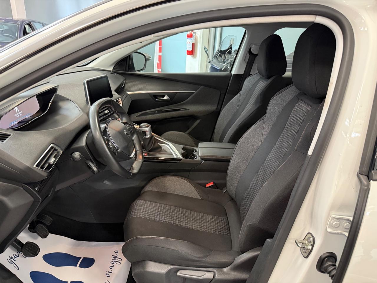 Peugeot 3008 BlueHDi 130 S&S Allure Manuale