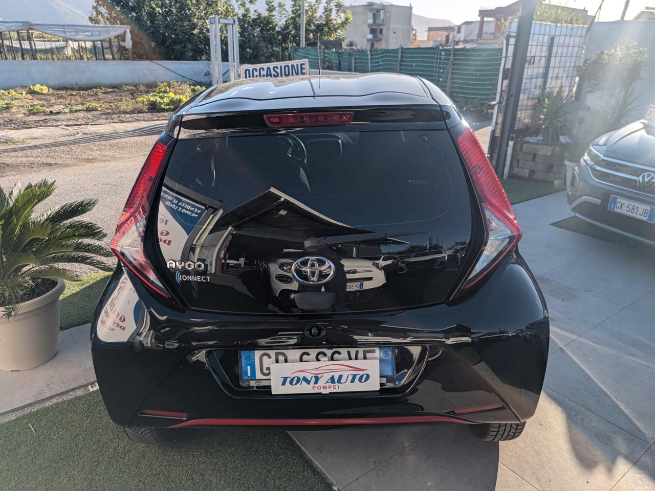 Toyota Aygo Connect 1.0 VVT-i 72 CV 5 porte x-play CAMERA+NAVI