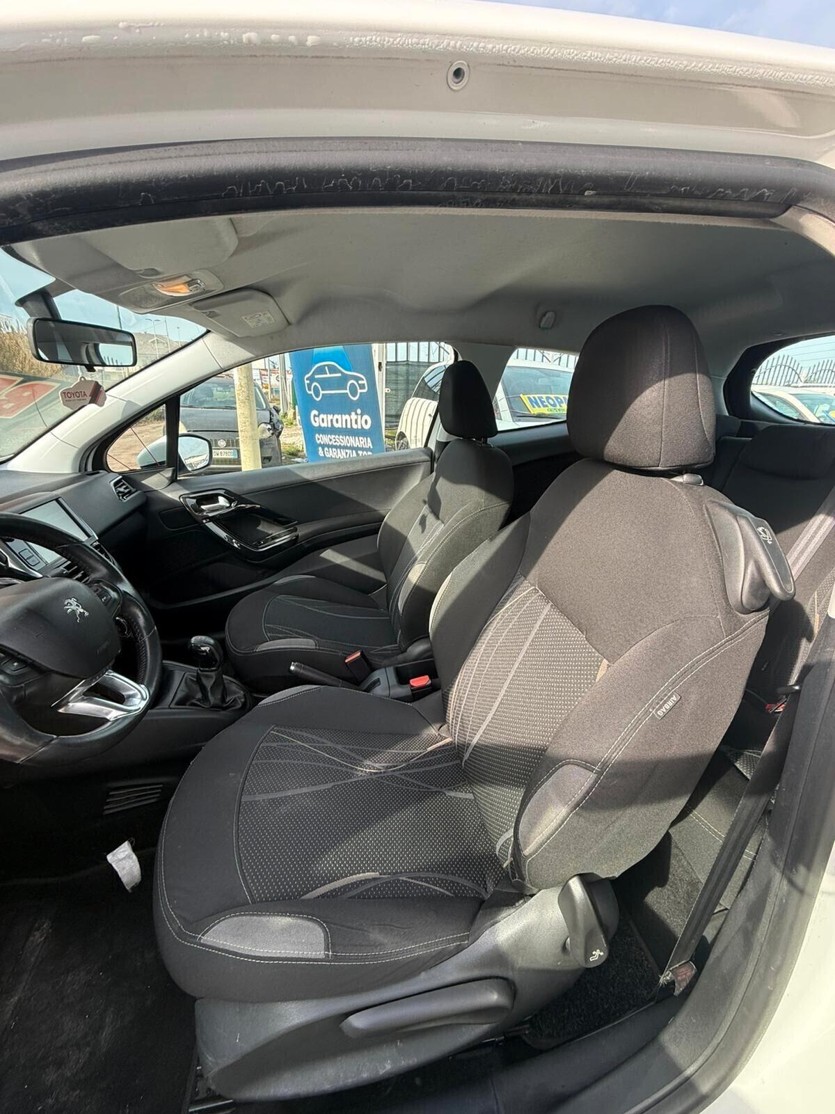 Peugeot 208 PureTech 82 3 porte Allure