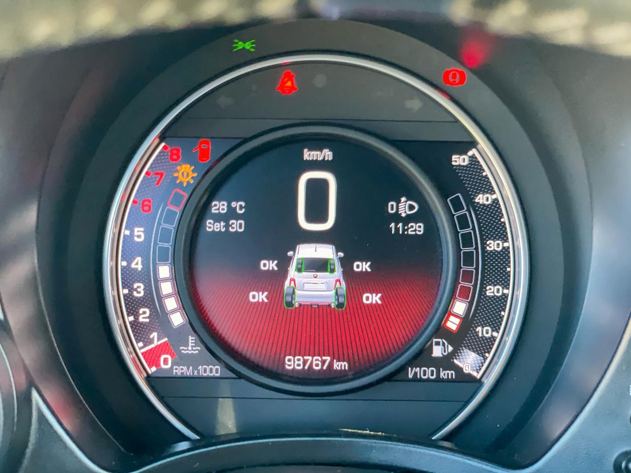Abarth 595 1.4 Turbo T-Jet 165 CV Scorpioneoro