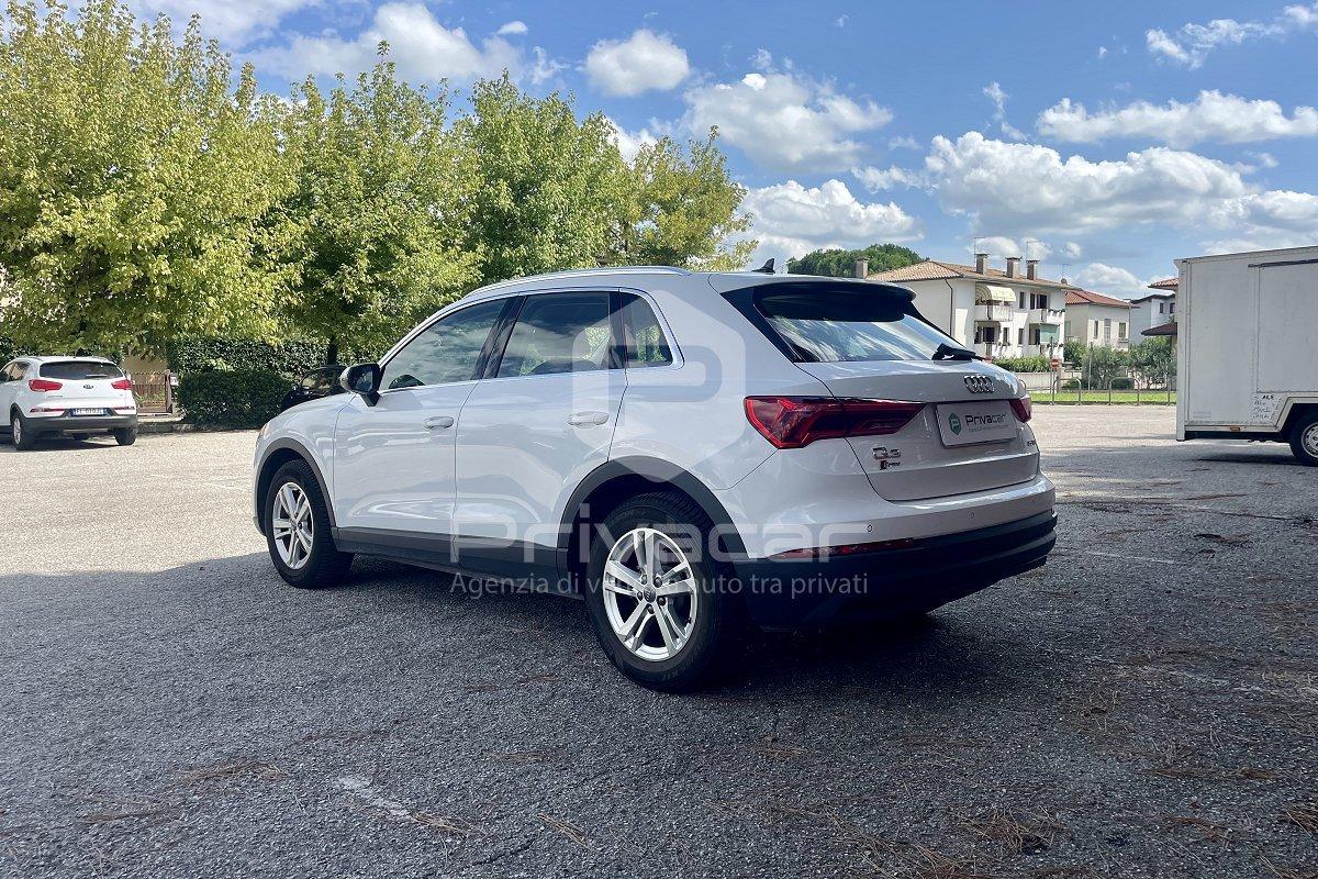 AUDI Q3 35 TFSI S tronic Business