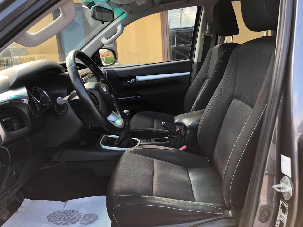 Toyota Hilux 2.4 D-4D 4WD Lounge 2022