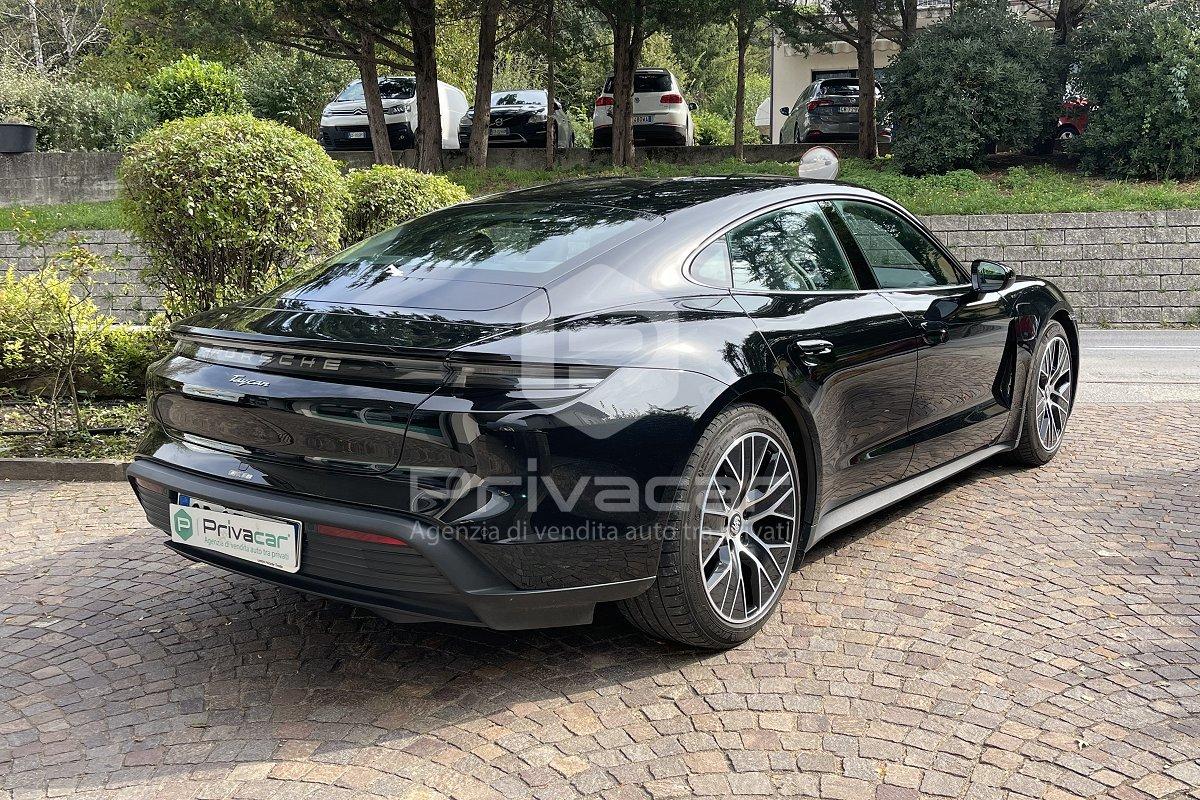 PORSCHE Taycan