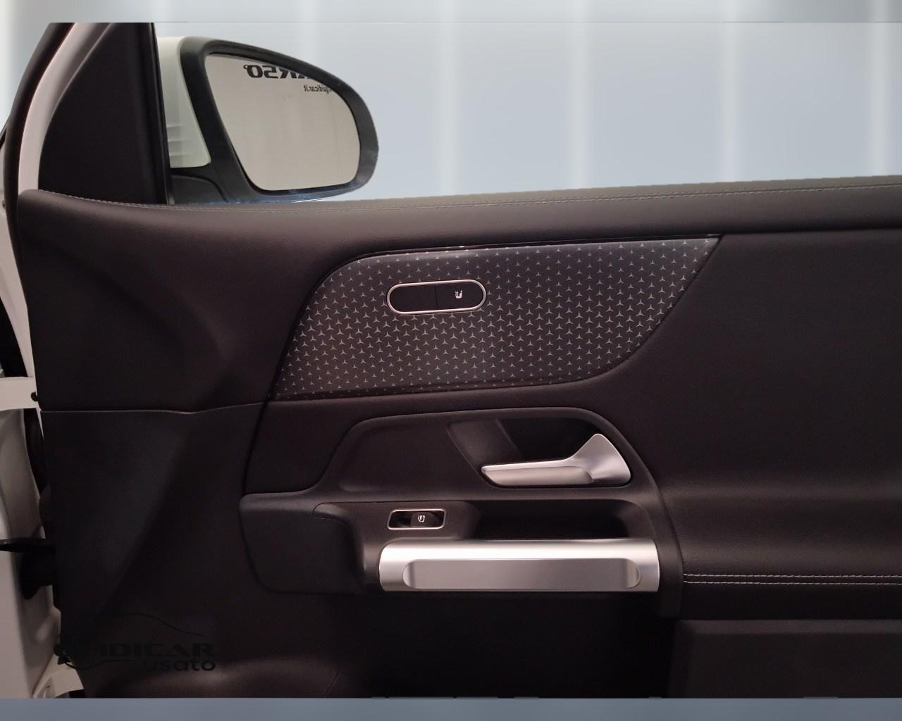 Mercedes-Benz GLB - X247 2023 - GLB 180 d Progressive Advanced auto