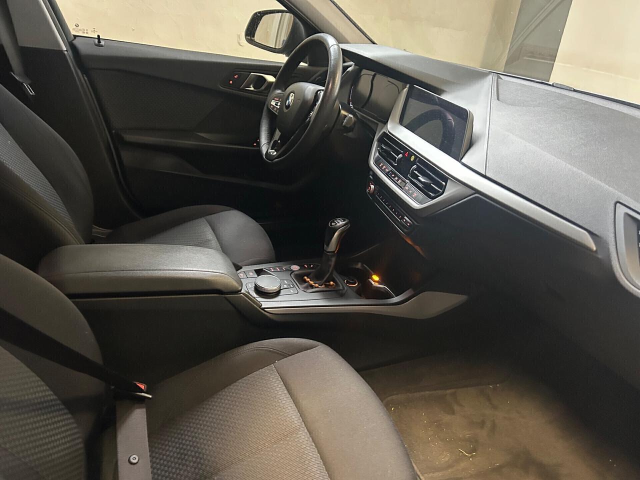 BMW 116d 5p. Business Advantage 2020