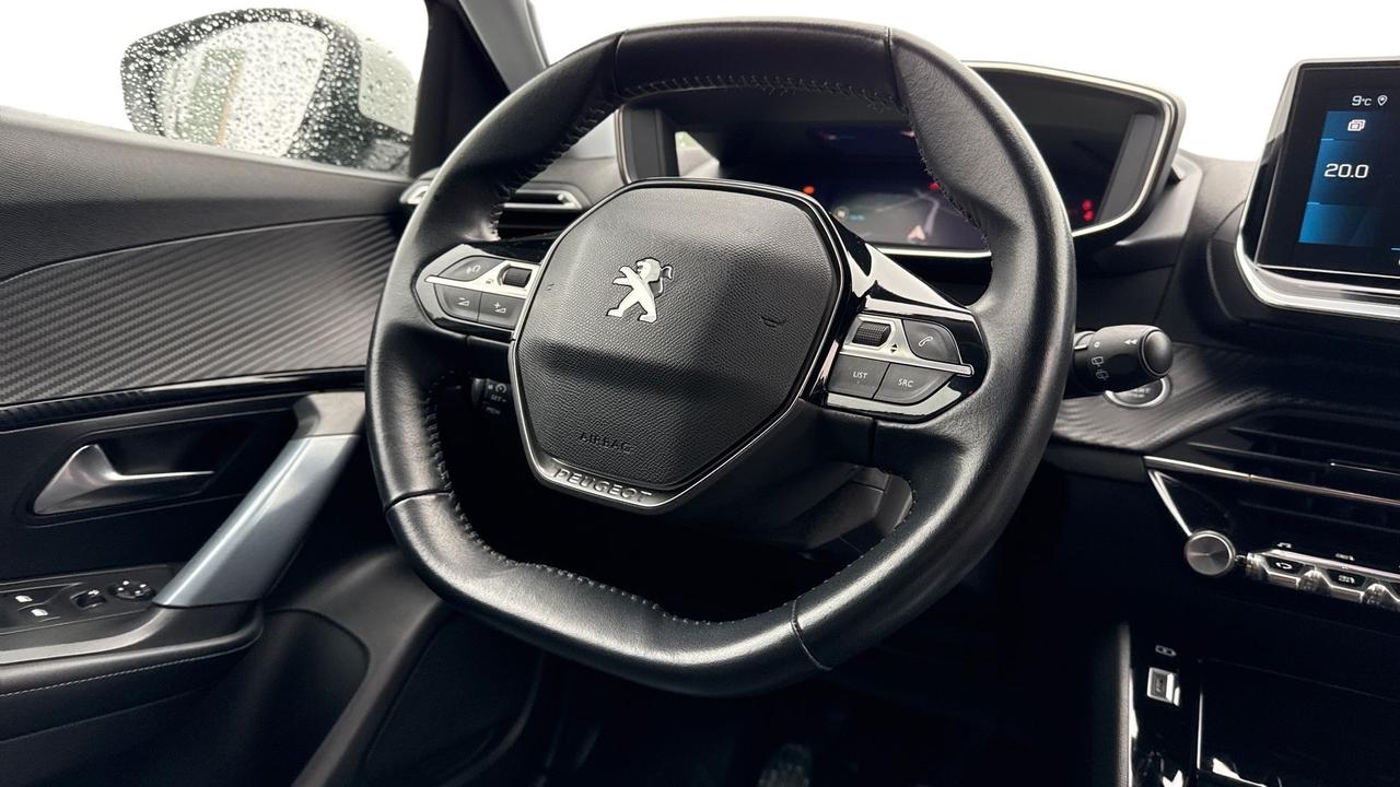Peugeot 2008 BlueHDi 100 S&S Allure Navi Pack