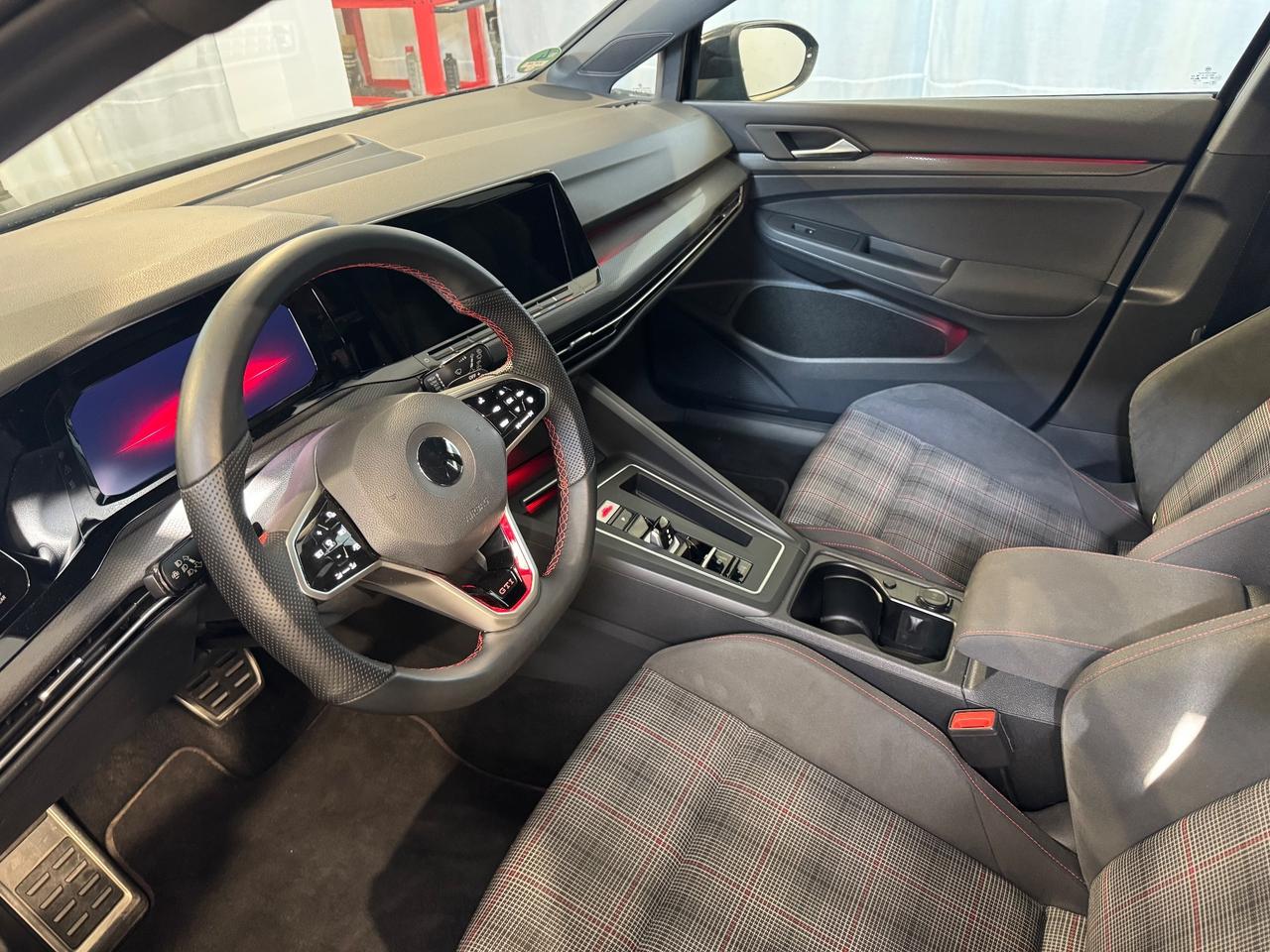 Volkswagen Golf GTI 2.0 TSI