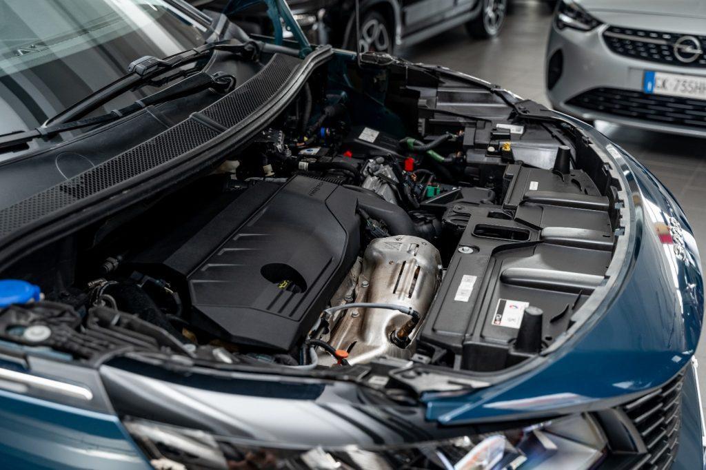 PEUGEOT 3008 1.6 Hybrid phev 225cv e-EAT8 Allure