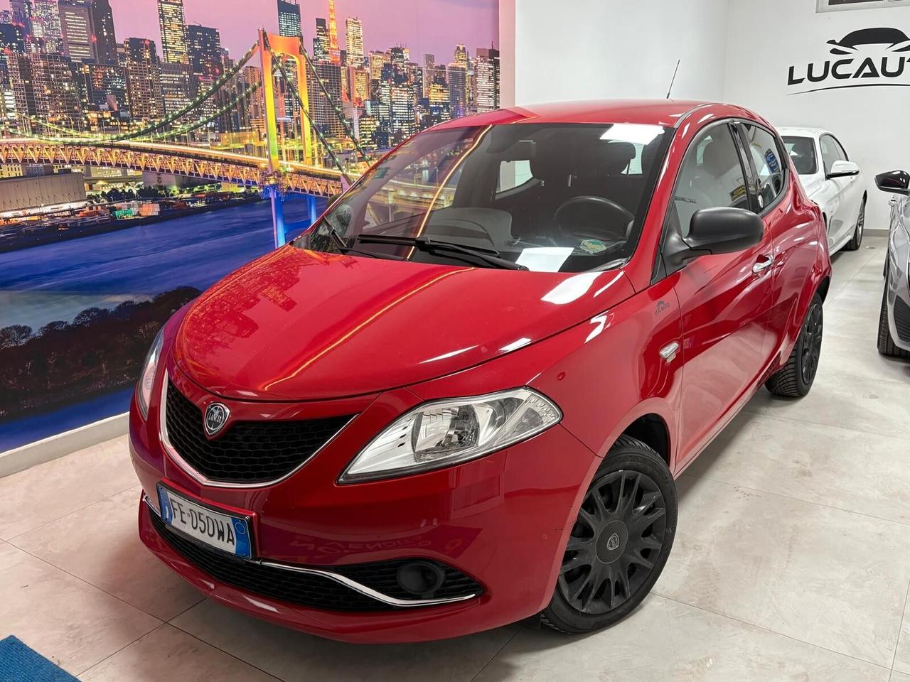 Lancia Ypsilon 1.2 69 CV 5 porte GPL Ecochic Silver