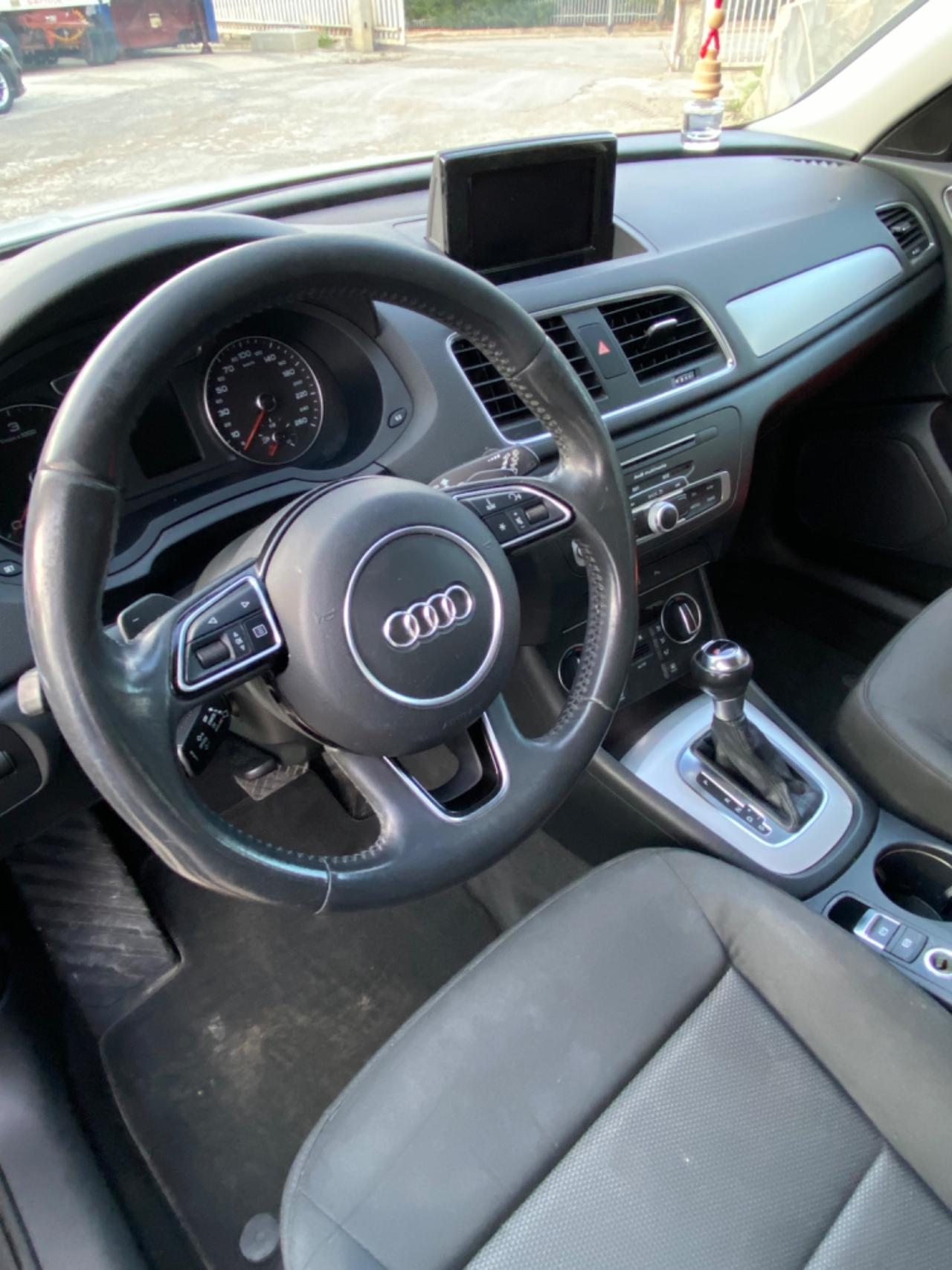 Audi Q3 2.0 TDI 120 CV S tronic