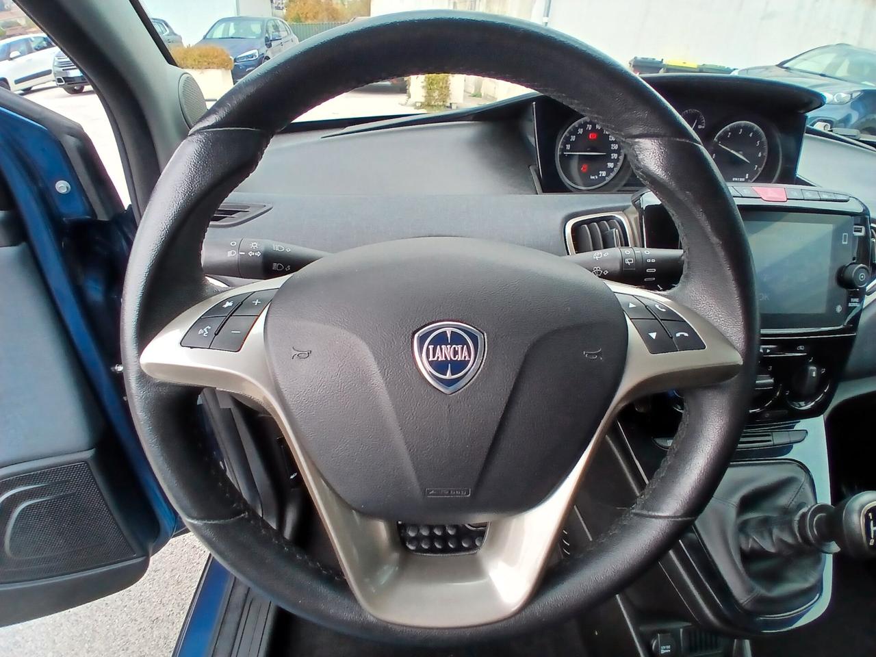 Lancia Ypsilon 1.0 HYBRID 70CV GOLD 2023