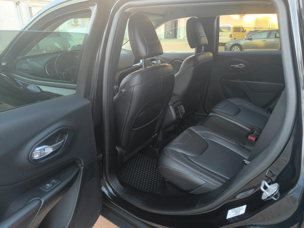 Jeep Cherokee 3.2 V6 Pentastar 4WD Active Drive Lock Trailhawk