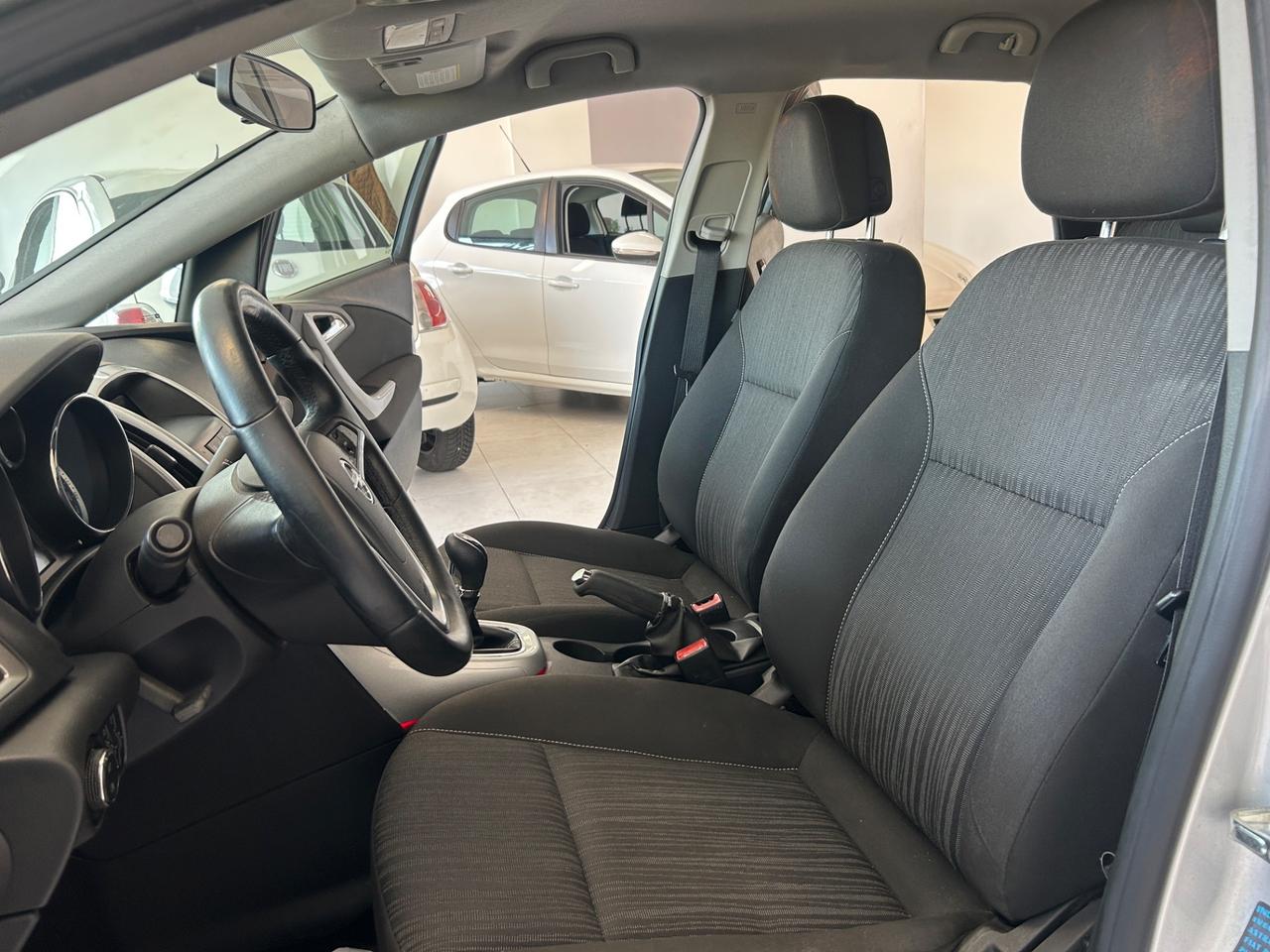 Opel Astra 1.7 CDTI 81KW 2012