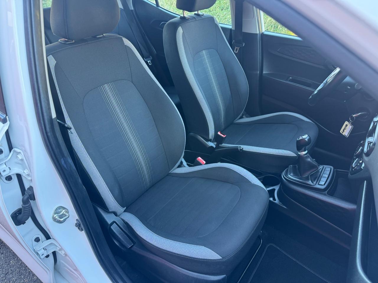 Hyundai i10 idonea ai neopatentati tagliandata