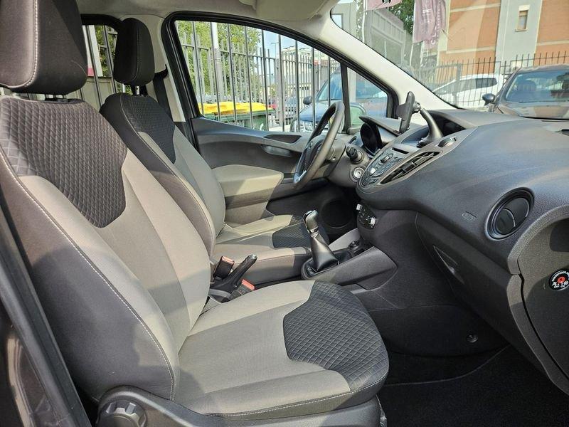 Ford Tourneo Courier 1.5 TDCI 95CV Titanium