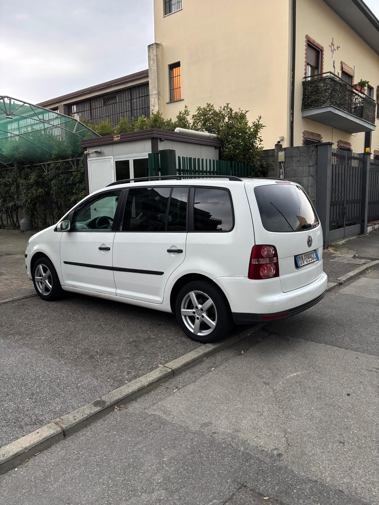 Volkswagen Touran 1.6 Trendline Bifuel G