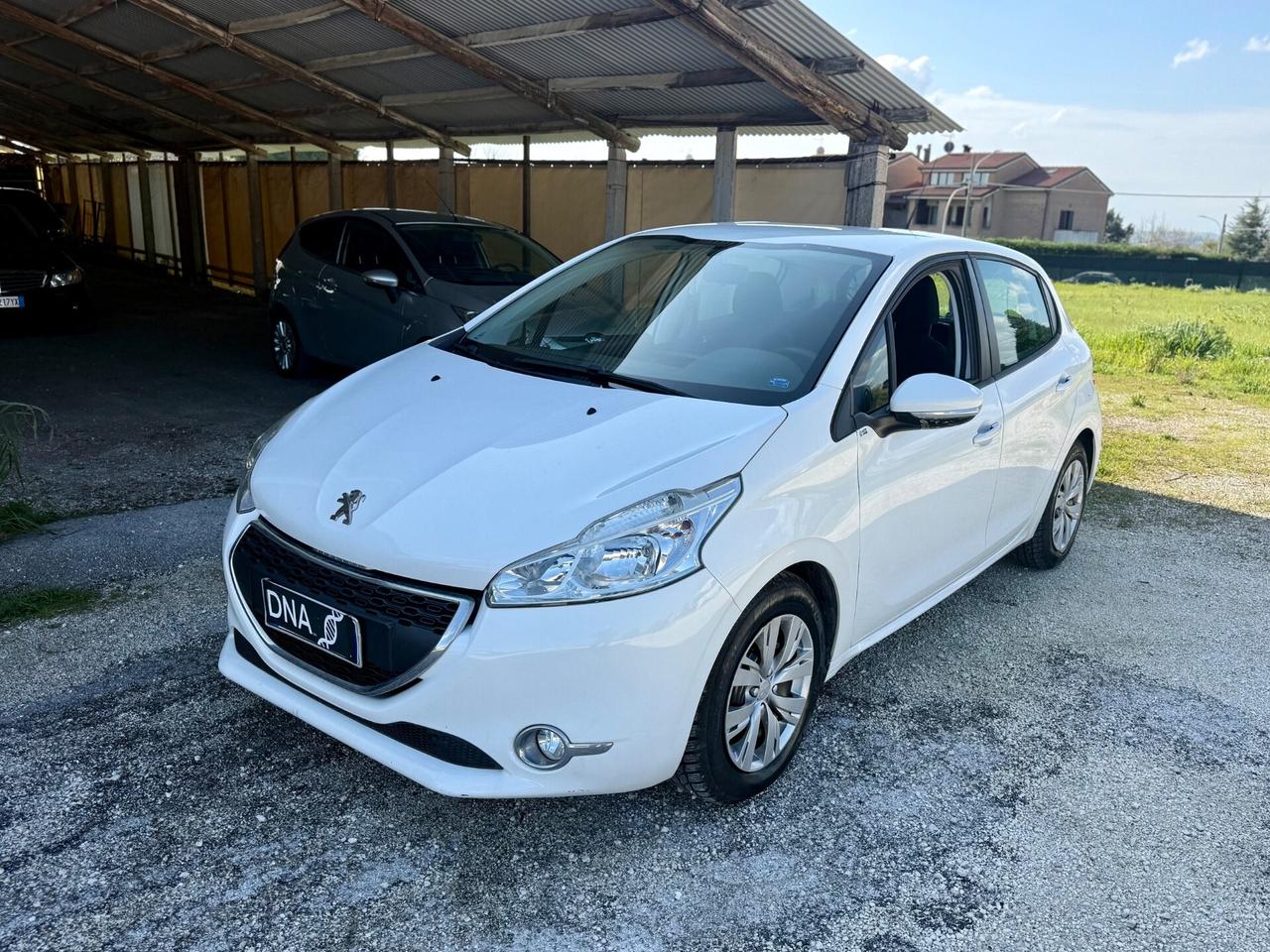 Peugeot 208 1.2 benzina 70 milaKM Neopatentati