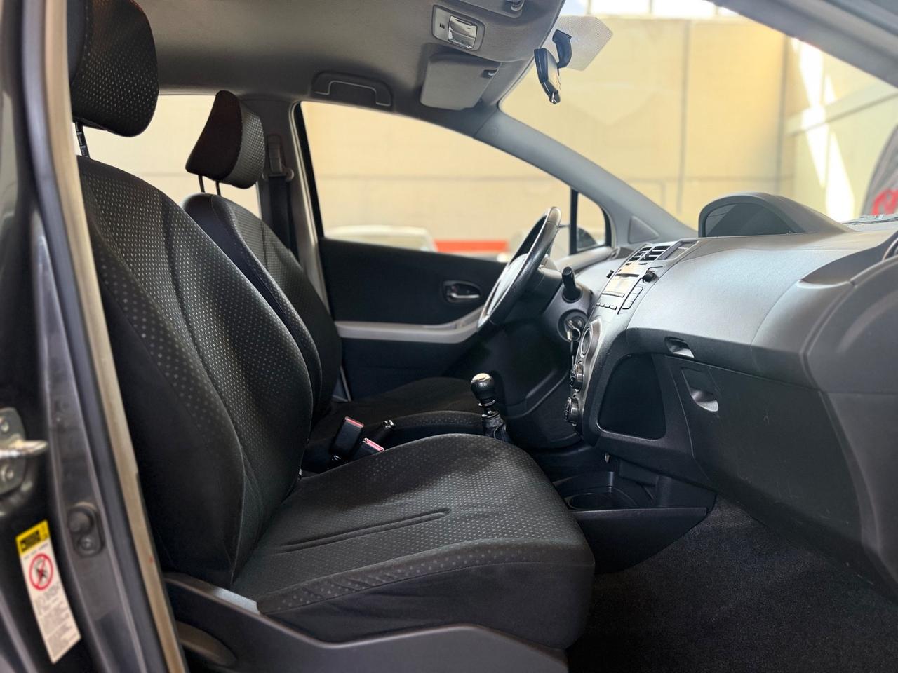 Toyota Yaris 1.3 5 porte Sol NEOPATENTATI