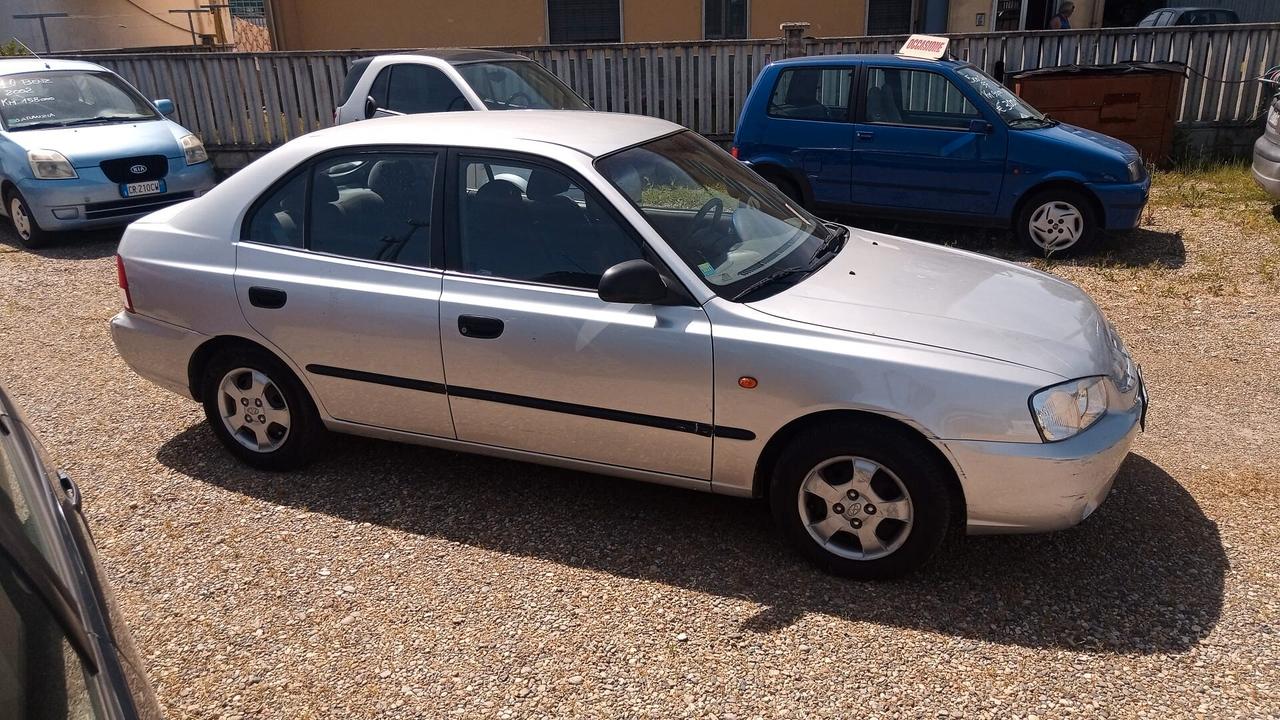 Hyundai Accent 1.3i 12V cat 4 porte GL Air