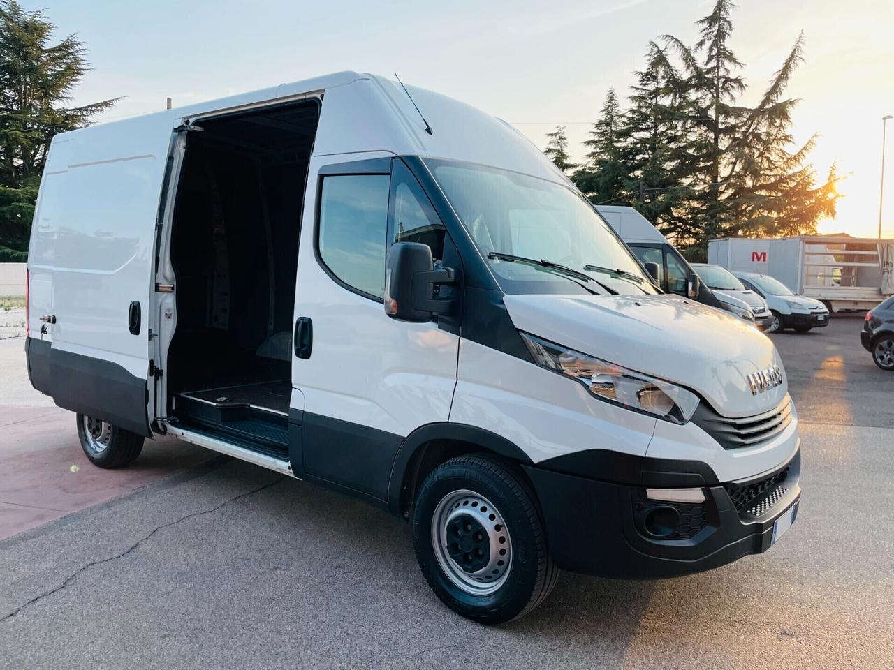 Iveco Daily 35 S14 136CV HI-MATIC L2H2