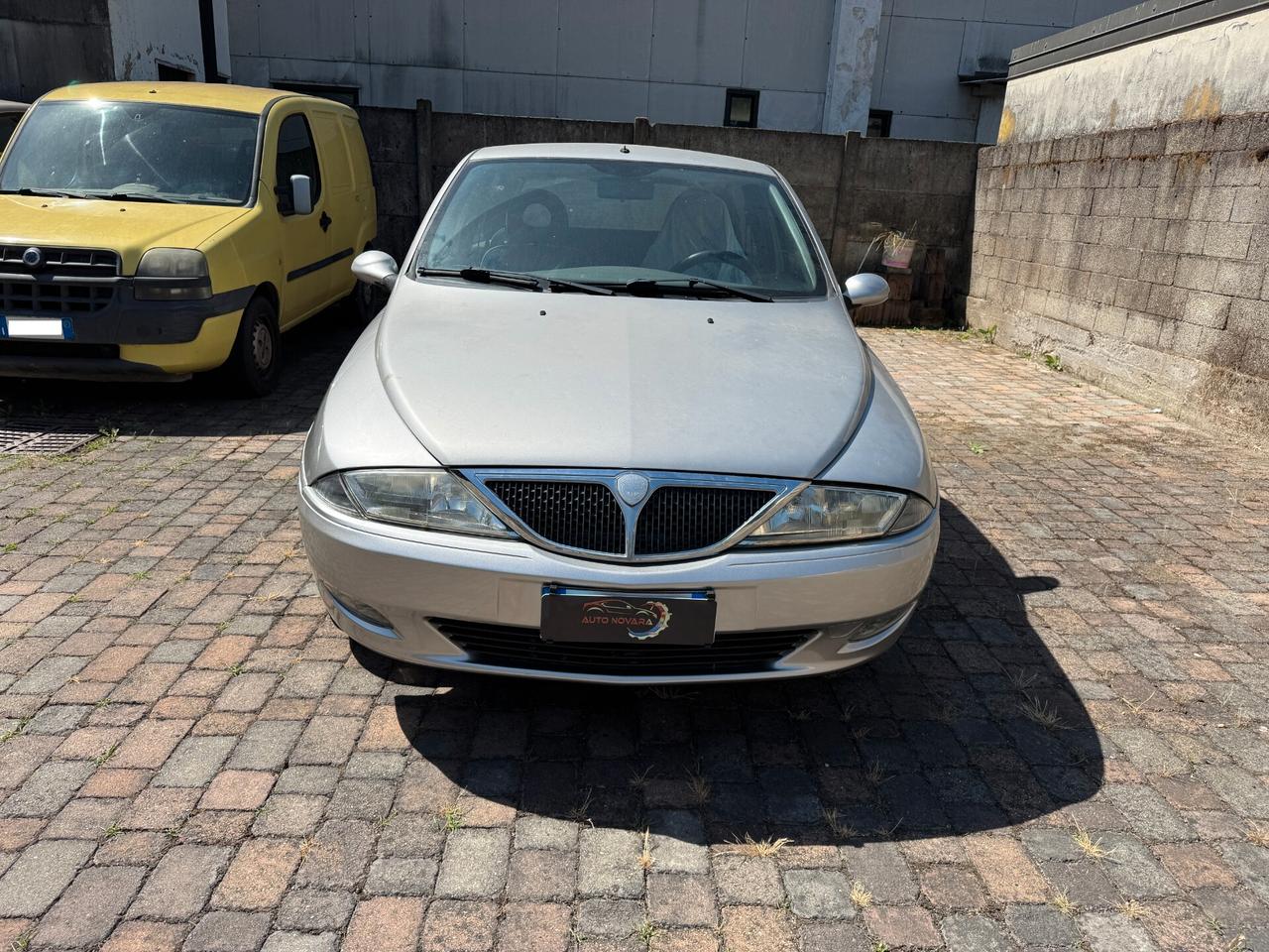 Lancia Y 1.2i cat Elefantino Blu