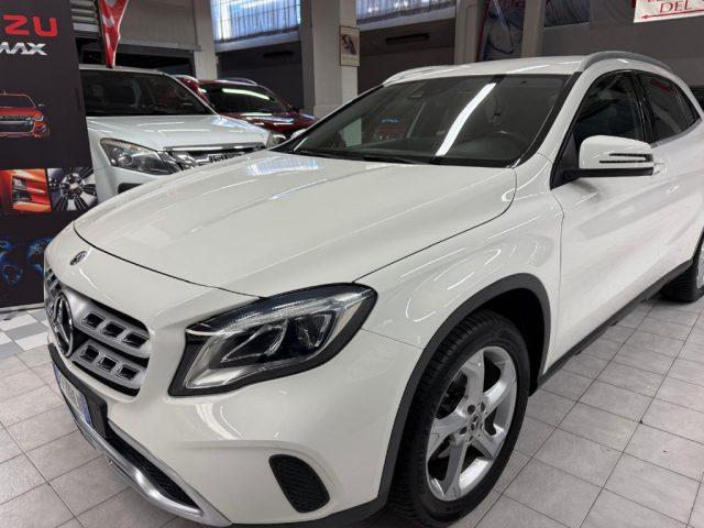 MERCEDES-BENZ GLA 180 d Premium
