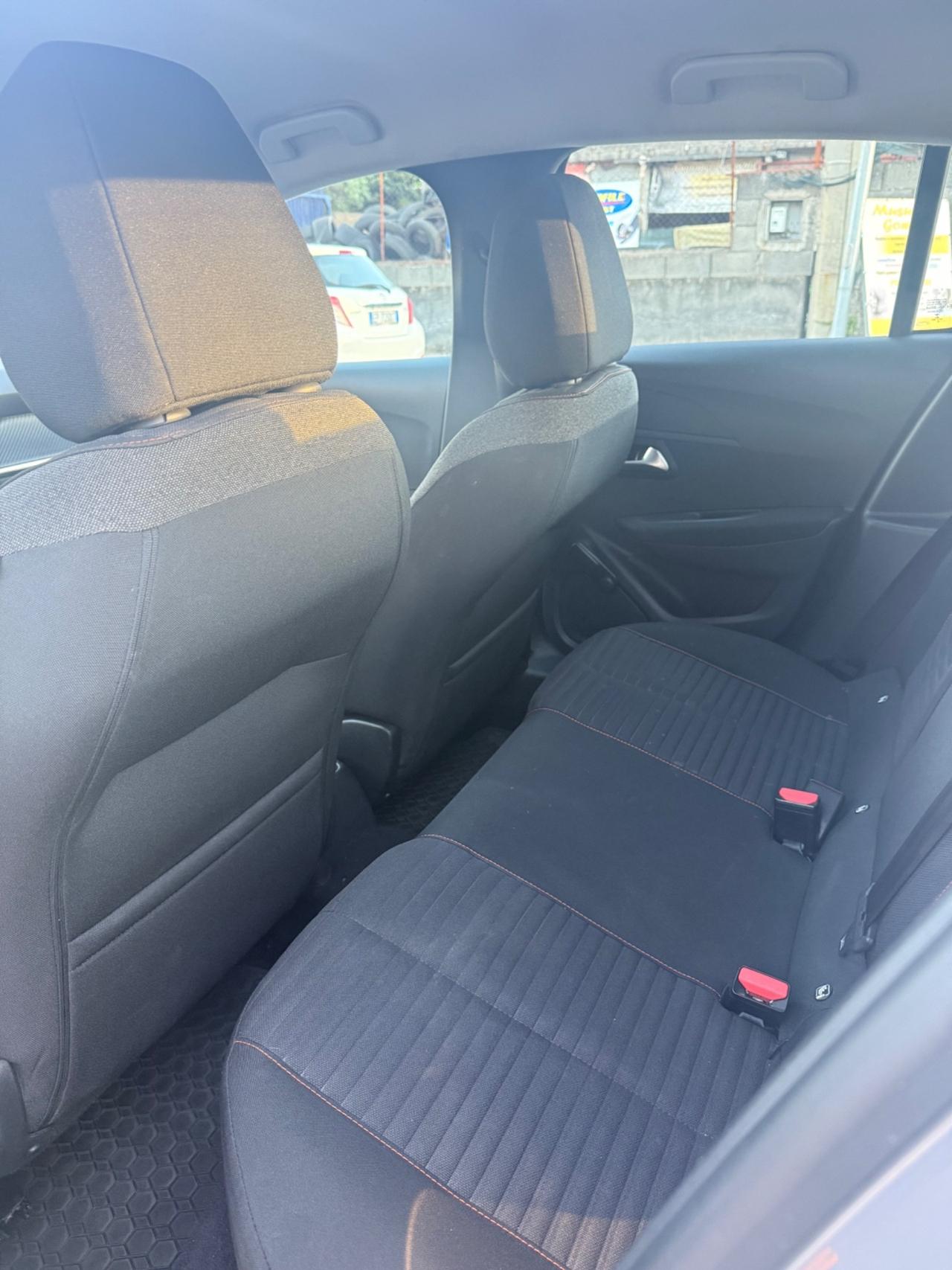 Peugeot 208 PureTech 75cv