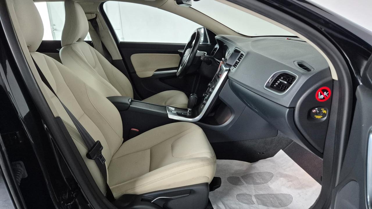 Volvo V60 D2 1.6 Powershift Summum