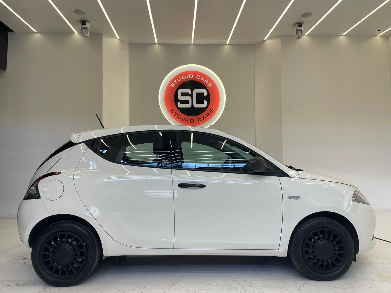 Lancia Ypsilon 1.0 FireFly Hybrid Ecochic Gold