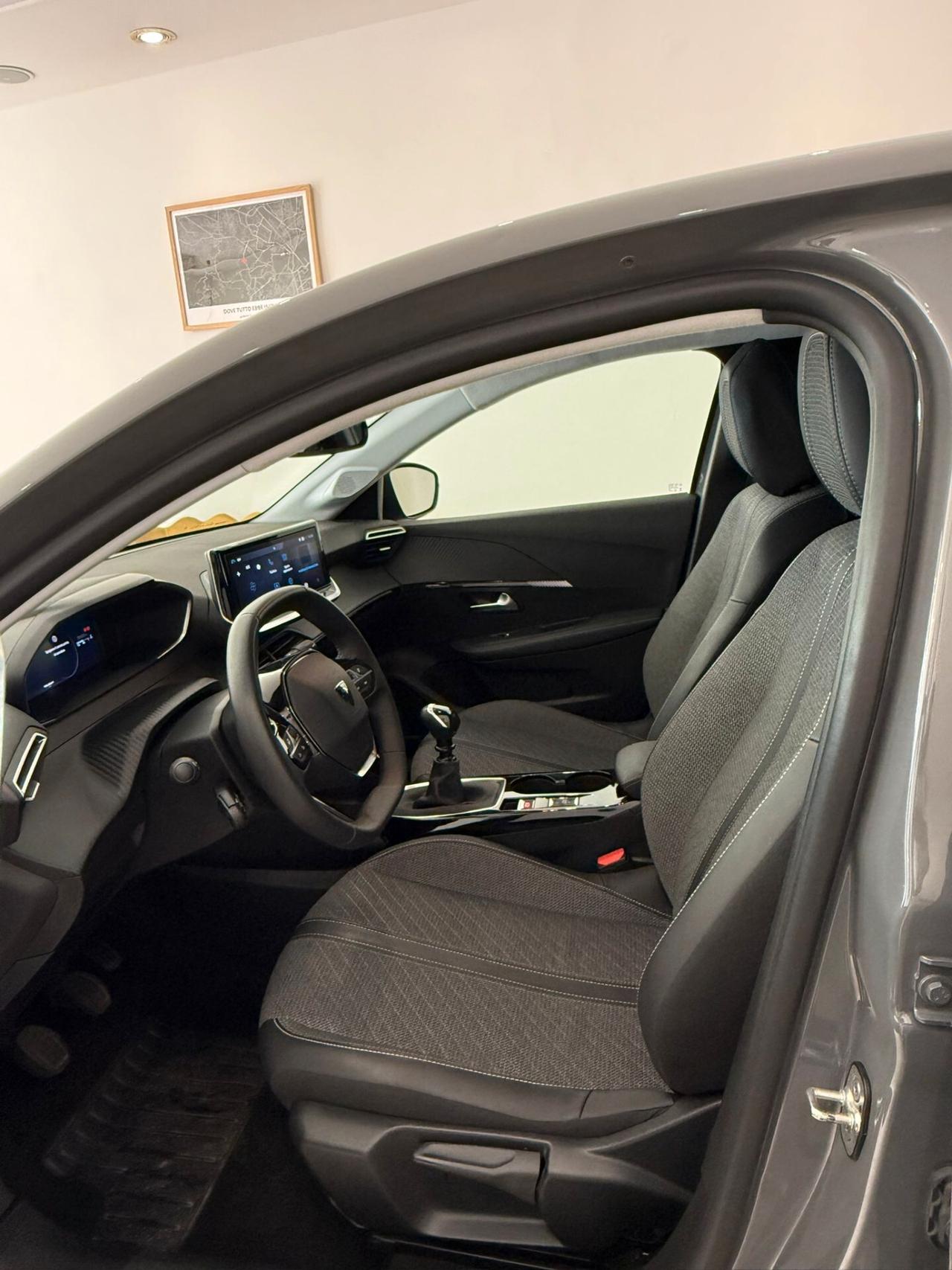 Peugeot 208 ALLURE PACK 2025 20.000 KM