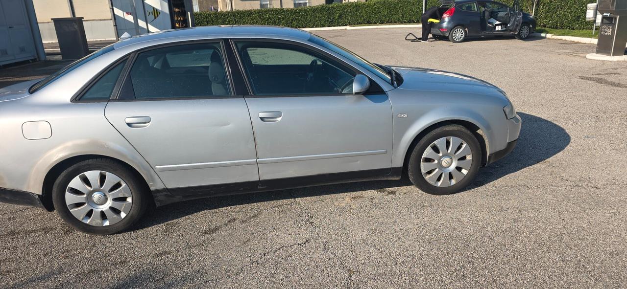 Audi A4 2.0 20V cat