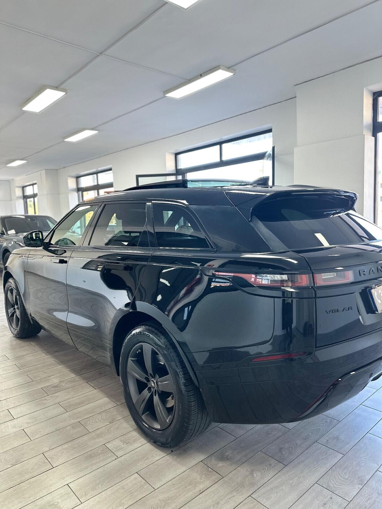 Range Rover Velar full optional 2.0D 240CV R-Dynamic