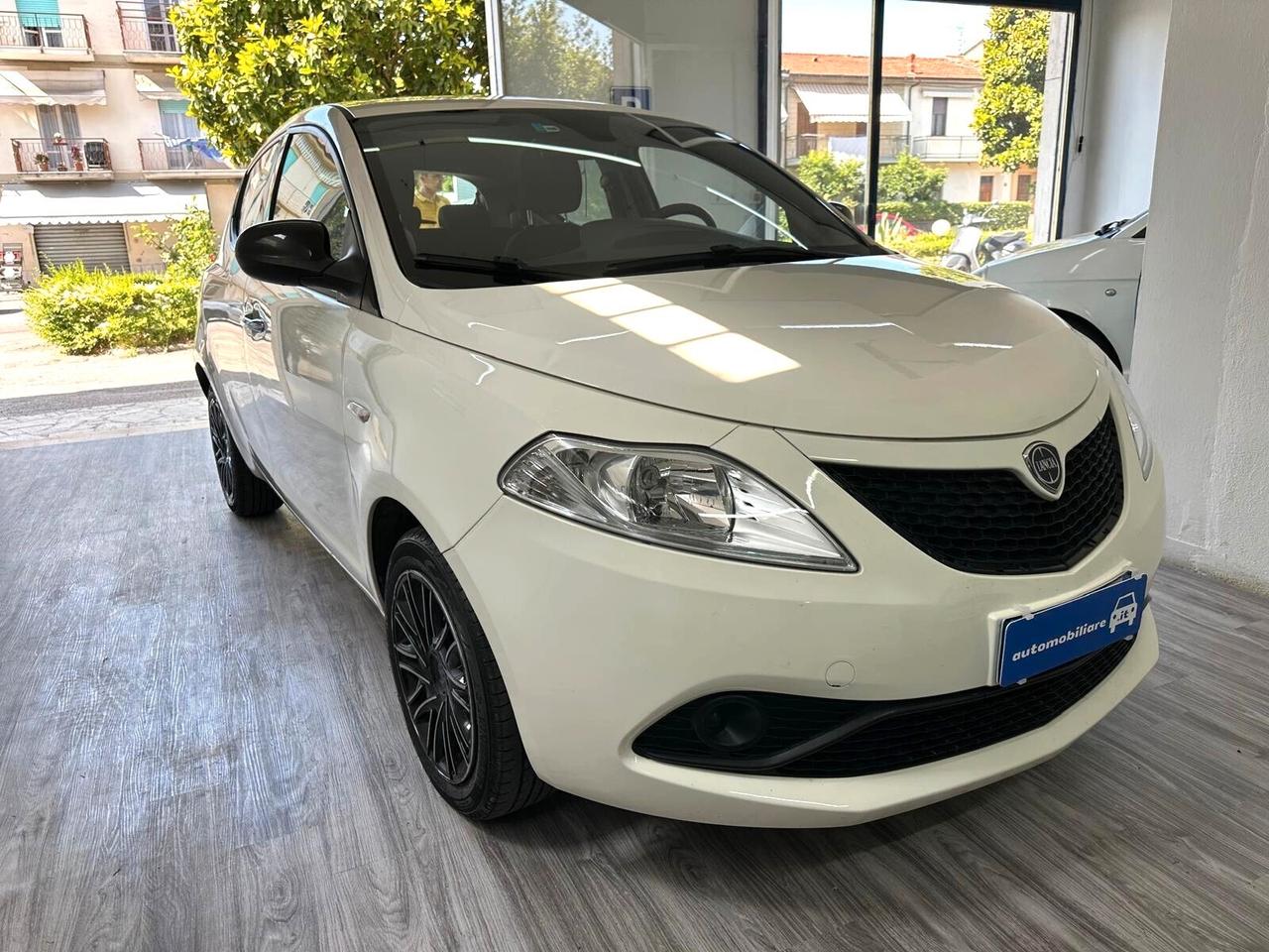 Lancia Ypsilon 1.2 69 CV 5 porte GPL Ecochic Gold