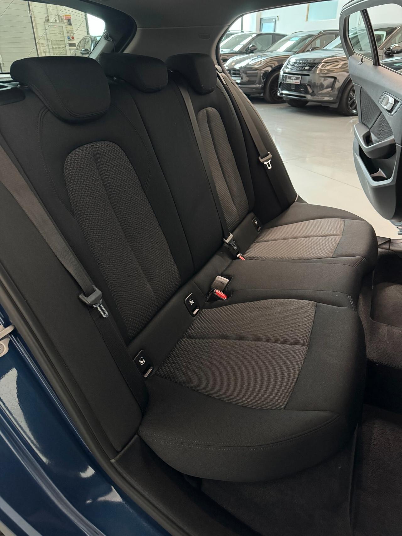 BMW 116 1.5cc 109cv Benz Automatica CarPlay OK Neopatentati