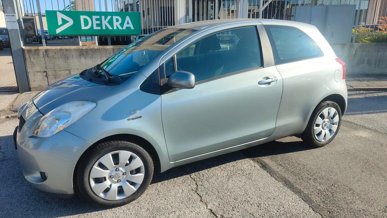 Toyota Yaris 1.3 3 porte