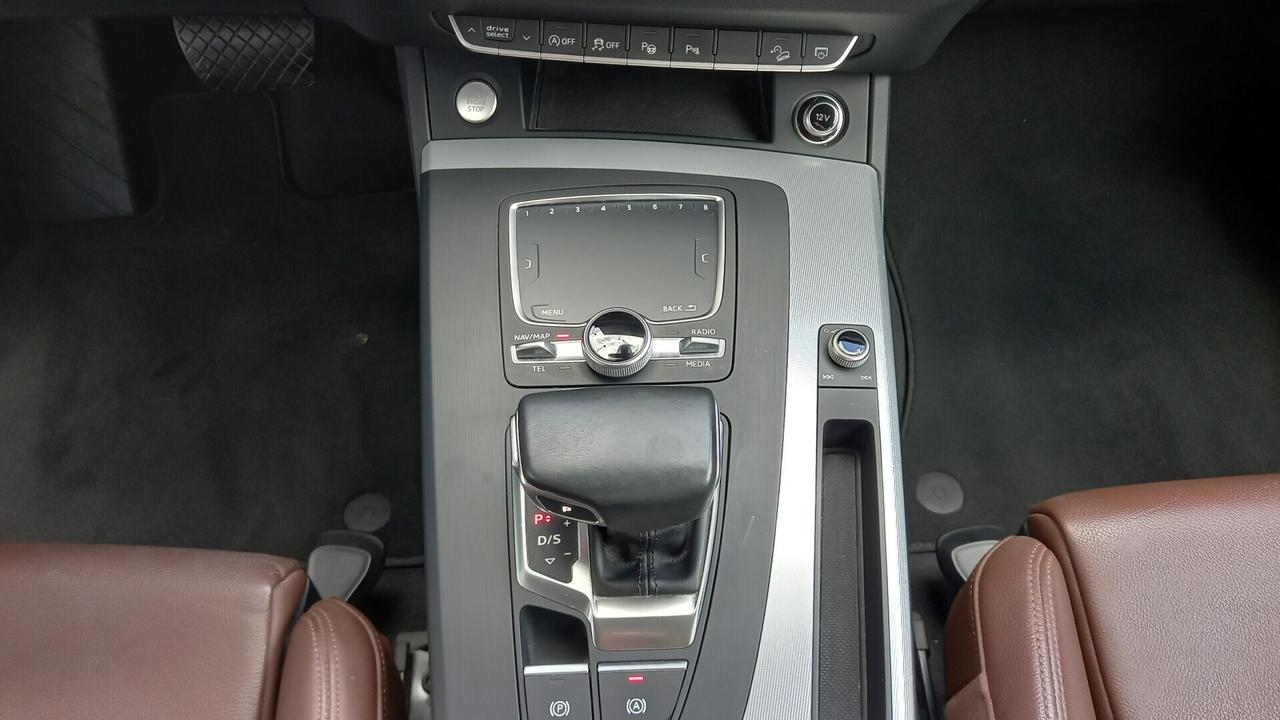 Audi Q5 2.0 TDI quattro S tronic Business Sport